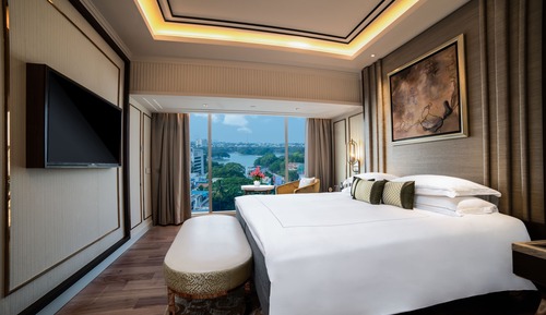 Deluxe Room, 2 Twin Beds, Lake View