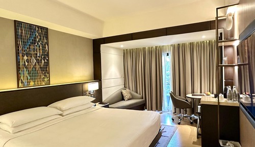 Room, 1 King Bed, Garden View