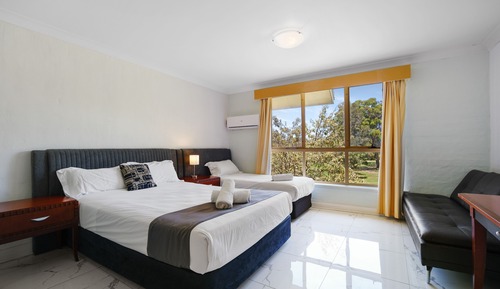 Pet Friendly Standard Queen Single Room