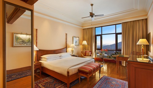 Premier Room, 1 King Bed, Mountain View