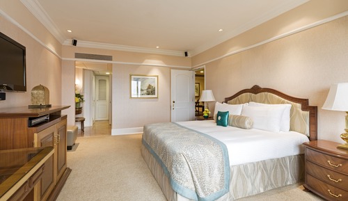 Executive Suite, Pool View, King Bed