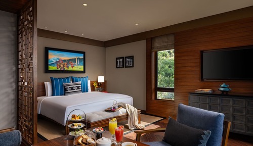 Luxury Room, 1 King Bed (Himalayan View)