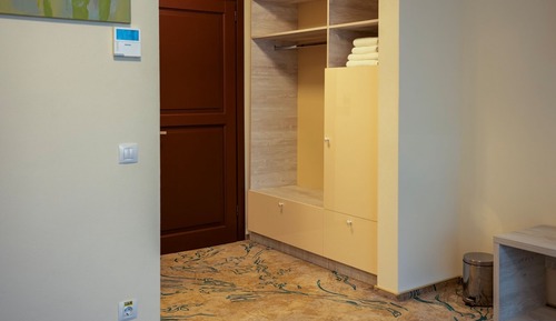 Standard Room, 2 Twin Beds, Pool Access