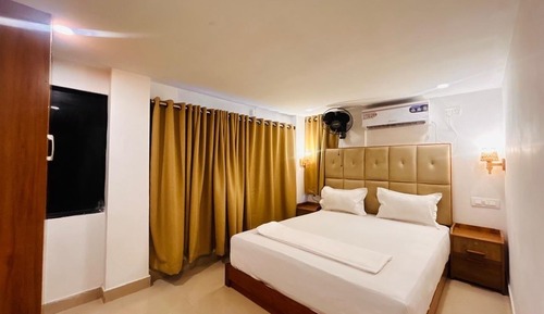 Deluxe Double Room, City View
