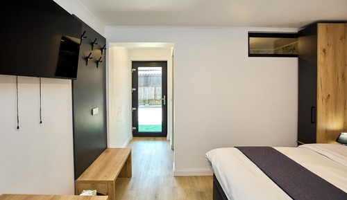 Classic Double Room, 1 Queen Bed