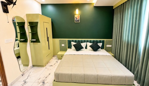 Premium Suite, Air conditioning, Mountain View