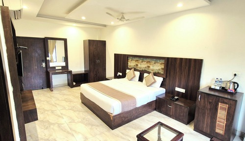 Deluxe Room, 1 King Bed