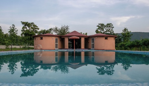 Traditional Villa, Mountain View