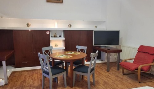 Family Studio, Patio