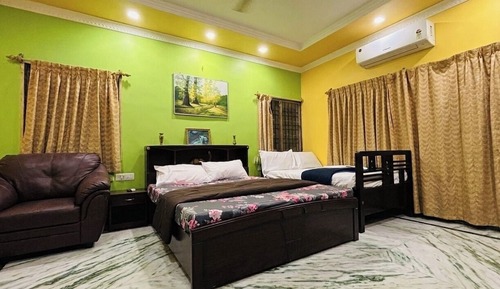 Royal Studio Suite