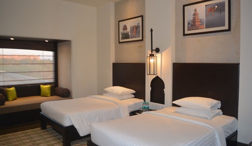 Room, 2 Twin Beds (View)