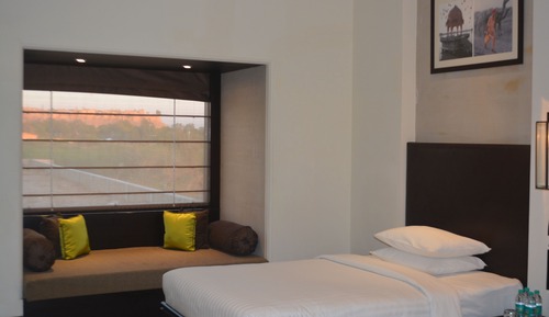 Room, 2 Twin Beds (View)