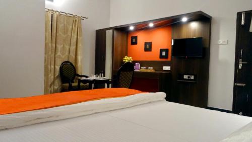 Deluxe Room (2 Adults + 1 Child)