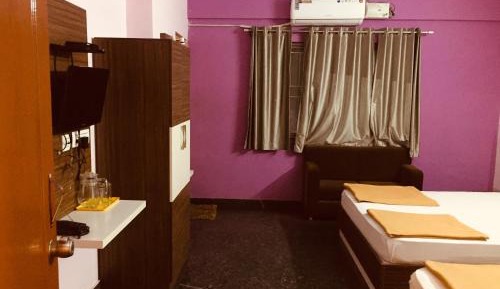 Deluxe Queen Room with Two Queen Beds