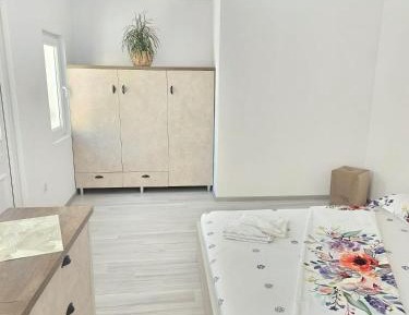 Deluxe Room (2 Adults + 1 Child)