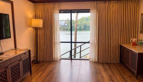 Superior River View Room
