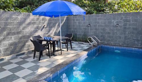 Suite with Private Pool