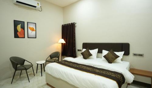 Deluxe King Suite