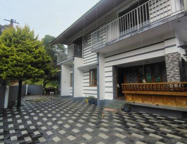 Queen Room with Balcony