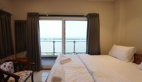 Double Room with Balcony and Sea View