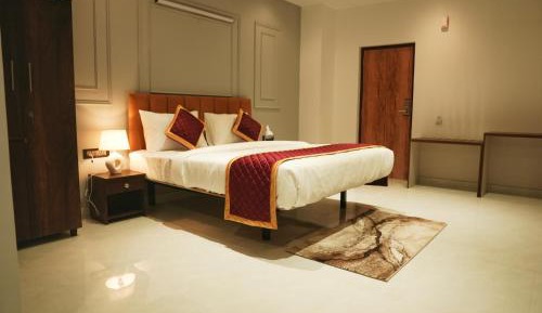 Superior Twin Room with City View