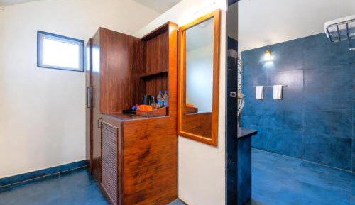 Arabian Sea Cottage - 1 minute walk from Terra Paraiso, Happy Hours (2+1) from 4 pm to 7 pm and Airport Pick up (Till Sep 2026)