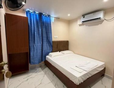 Deluxe Room (2 Adults + 1 Child)