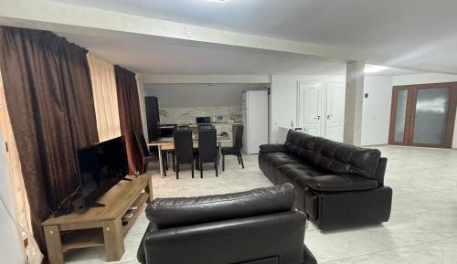 Three-Bedroom Deluxe Apartment