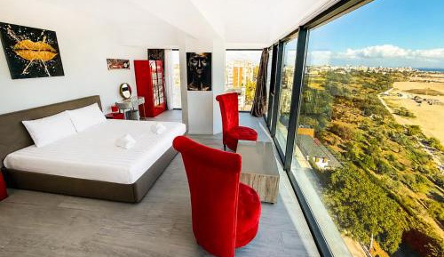 Frontal Sea View Apartment – 9A (9th Floor)