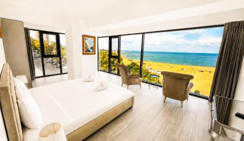 Frontal Sea View Apartment – 2A (2nd Floor)