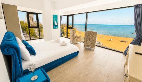 Frontal Sea View Apartment – 6A (6th Floor)
