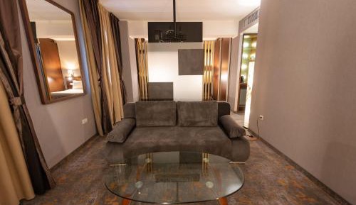 Deluxe Executive Suite