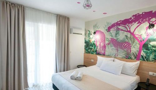 Superior Queen Suite with Sofa Bed