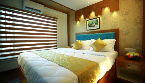 Super Deluxe Room in sharing Houseboat - Ac timings from 9 Pm to 6 Am