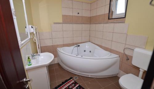 King Room with Spa Bath