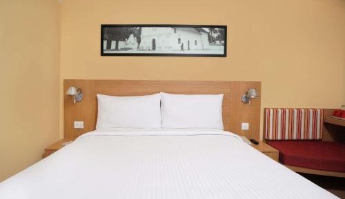 Standard Queen Room