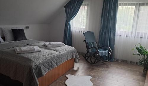 Deluxe Double Room (2 Adults + 1 Child)