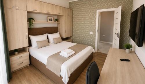 Two-Bedroom Deluxe Apartment with Balcony