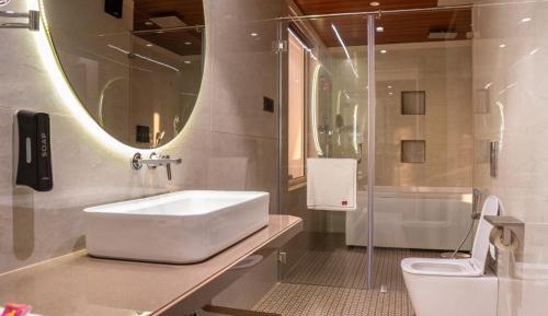 Suite with Pool View