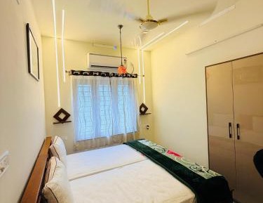 Twin Room with Private Bathroom