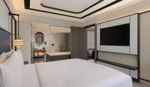 Ambassador King Suite