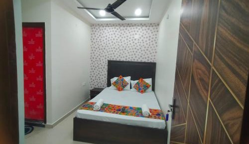 Deluxe Room (2 Adults + 1 Child)