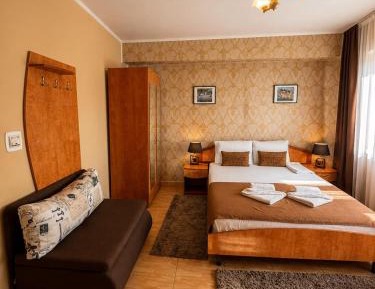 Deluxe Room (2 Adults + 1 Child)