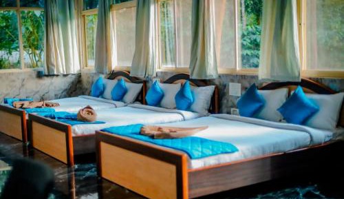 6-Bed Mixed Dormitory Room