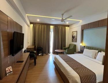 Suite Room with Bathtub