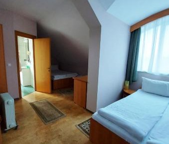 Classic Quadruple Room