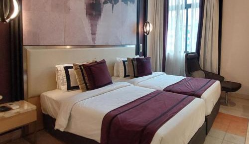 Twin Room with City View