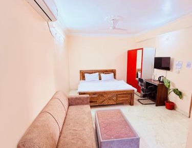 Three-Bedroom Apartment with Balcony