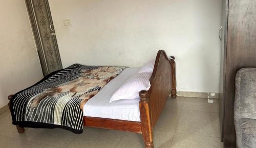 Deluxe Double Room (2 Adults + 1 Child)