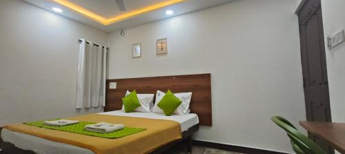 Deluxe Double Room (2 Adults + 1 Child)
